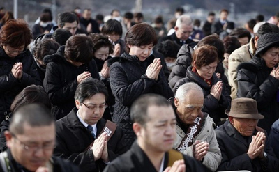 Japón conmemora un año del terremoto y tsunami